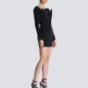 Mini-Kleid mit offenem Ausschnitt und doppeltem Kragen Mini-Kleid mit offenem Ausschnitt und doppeltem Kragen