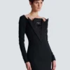 Mini-Kleid mit offenem Ausschnitt und doppeltem Kragen Mini-Kleid mit offenem Ausschnitt und doppeltem Kragen