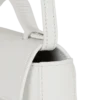 Mini-Tasche B-Buzz 17 aus genarbtem Kalbsleder Mini-Tasche B-Buzz 17 aus genarbtem Kalbsleder