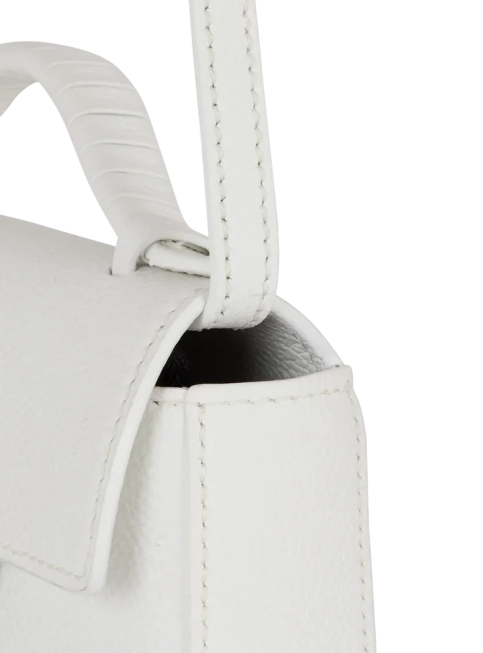 Mini-Tasche B-Buzz 17 aus genarbtem Kalbsleder Mini-Tasche B-Buzz 17 aus genarbtem Kalbsleder