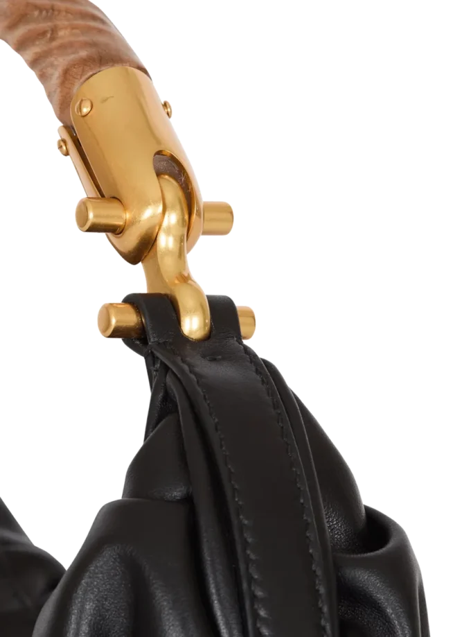 Mittlere Tasche „Ebene” aus Kalbsleder
