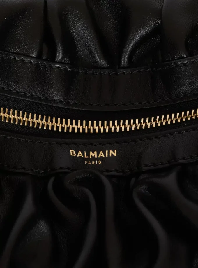 Mittlere Tasche „Ebene” aus Kalbsleder