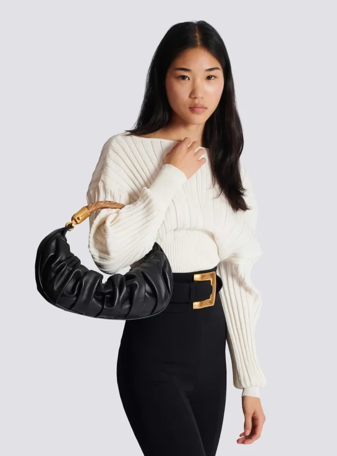 Mittlere Tasche „Ebene” aus Kalbsleder