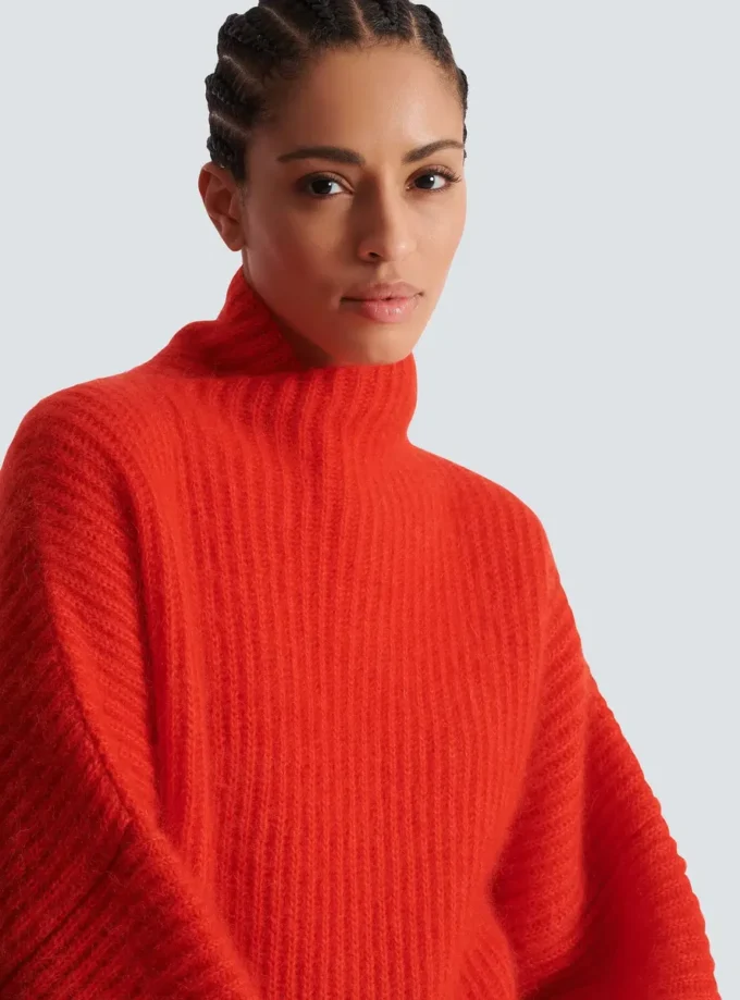 Mohair-Strickpullover mit Kragen-Detail Mohair-Strickpullover mit Kragen-Detail