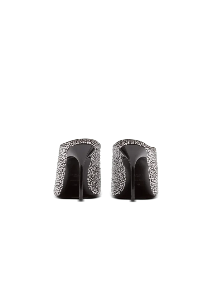 Mules aus Wildleder und Strass mit Piercing vorne