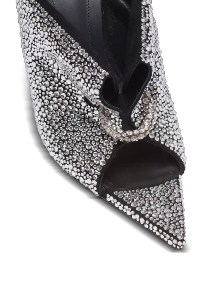 Mules aus Wildleder und Strass mit Piercing vorne