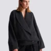 Oversized-Strickpullover mit Wickelausschnitt