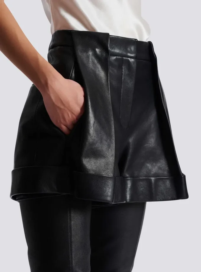 Plissierte Shorts aus Lammleder Plissierte Shorts aus Lammleder