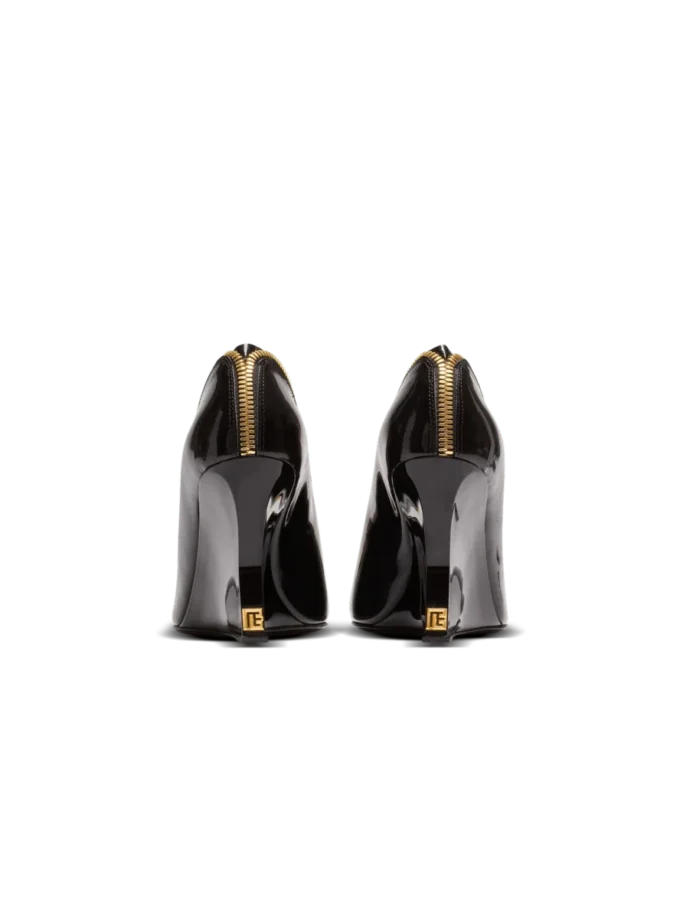 Pumps mit Keilabsatz und Reißverschluss aus Lackleder Pumps mit Keilabsatz und Reißverschluss aus Lackleder