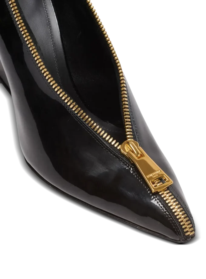 Pumps mit Keilabsatz und Reißverschluss aus Lackleder Pumps mit Keilabsatz und Reißverschluss aus Lackleder