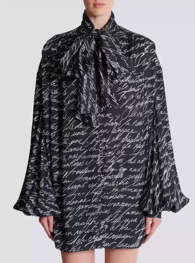 Pussy-Bow-Bluse mit „Love Letter“-Print