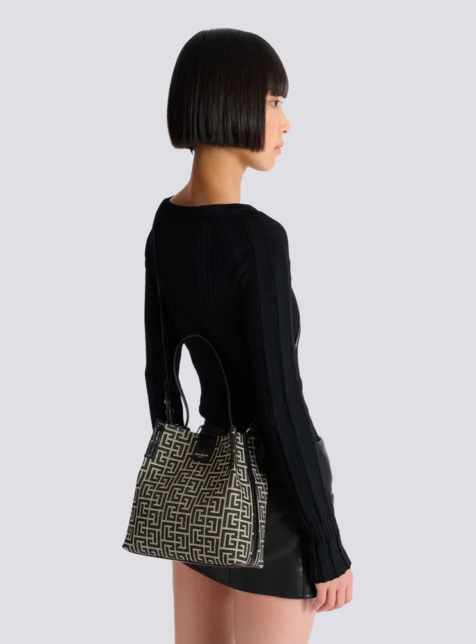 Release Beuteltasche aus Jacquard und Kalbsleder Release Beuteltasche aus Jacquard und Kalbsleder