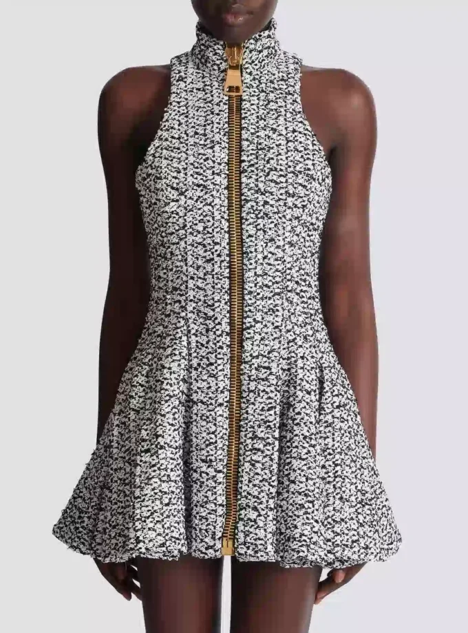 Ärmelloses, ausgestelltes Tweedkleid Ärmelloses, ausgestelltes Tweedkleid