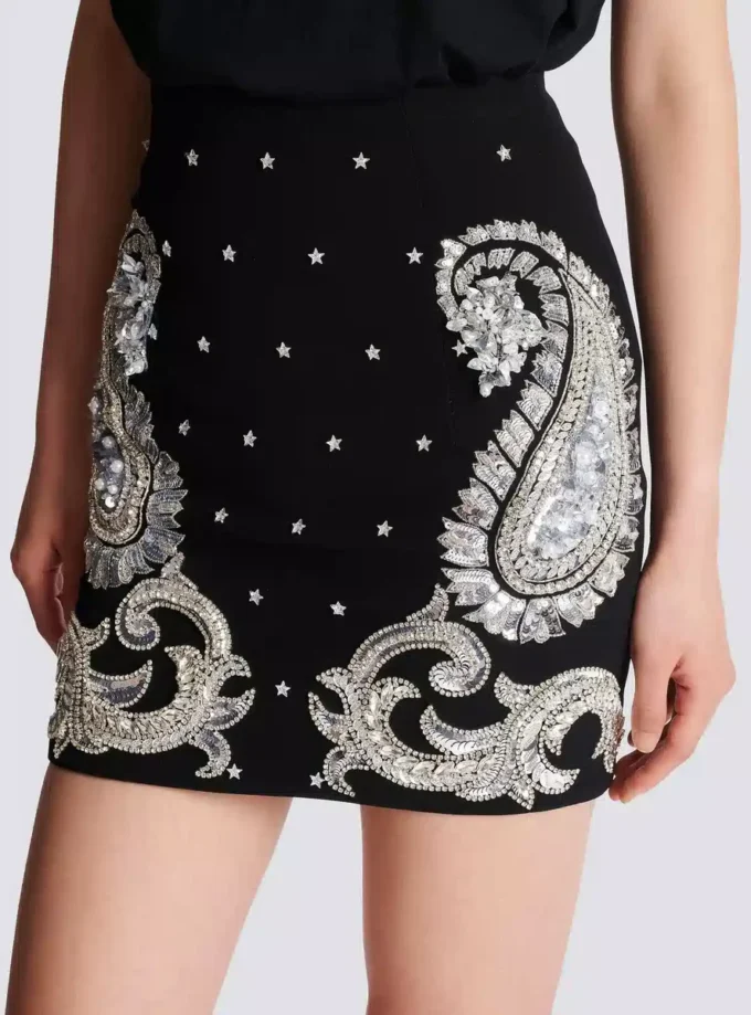 Rock mit Paisley- und Sternenstickerei Rock mit Paisley- und Sternenstickerei