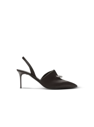 Satin-Slingbacks mit Piercing