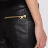 Schmal geschnittene Bikerhose aus Lammleder Schmal geschnittene Bikerhose aus Lammleder