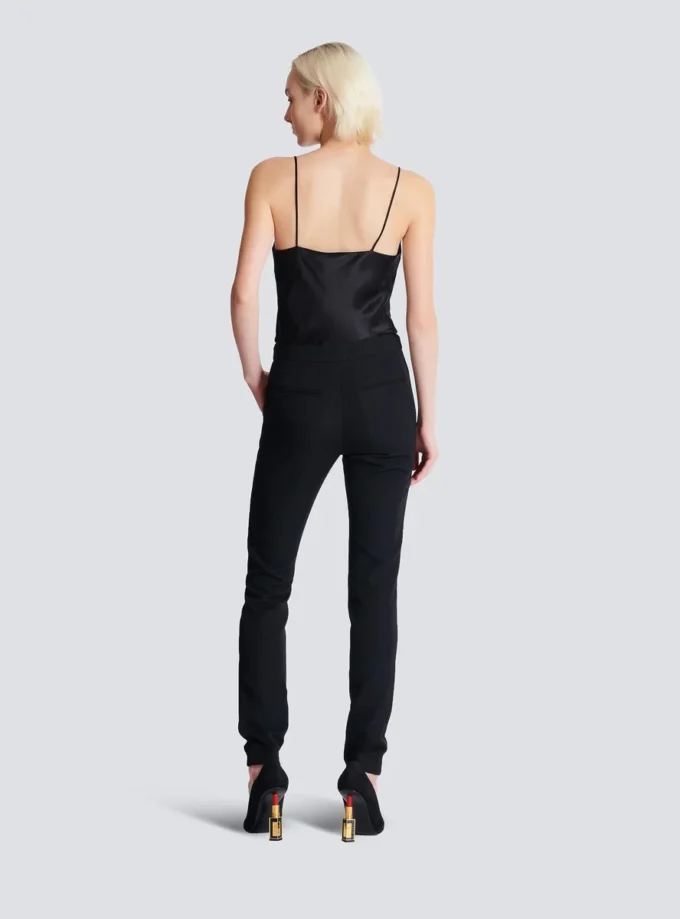 Schmal geschnittene Hose mit Reißverschluss aus Grain de Poudre Schmal geschnittene Hose mit Reißverschluss aus Grain de Poudre