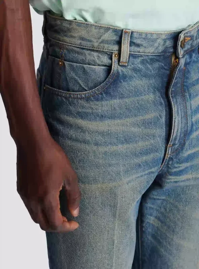 Schmale Jeans mit geradem Bein aus Vintage-Denim Schmale Jeans mit geradem Bein aus Vintage-Denim