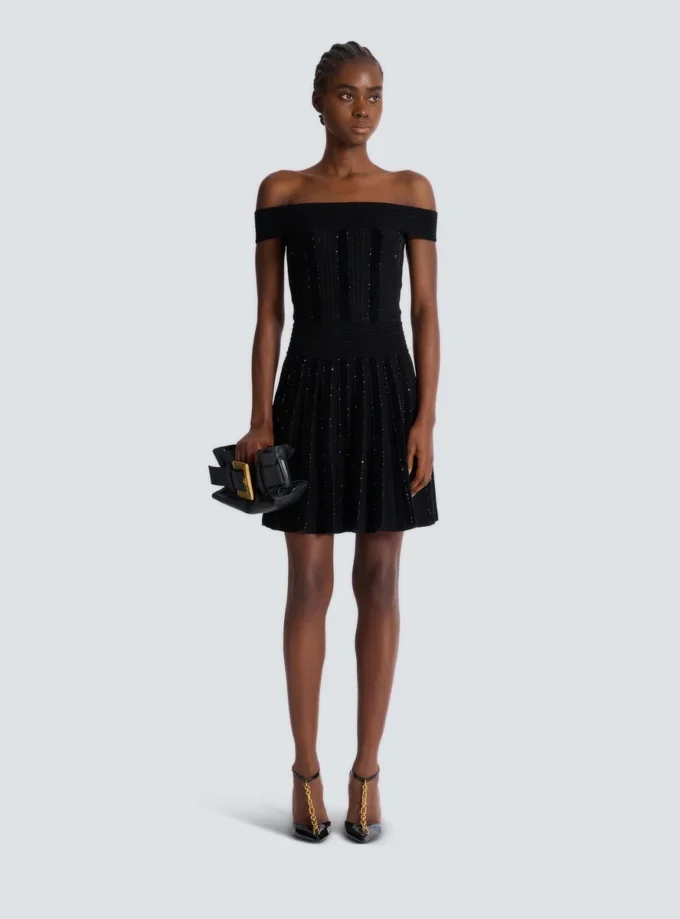 Schulterfreies Glitzer-Strickkleid Schulterfreies Glitzer-Strickkleid