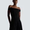 Schulterfreies Glitzer-Strickkleid Schulterfreies Glitzer-Strickkleid