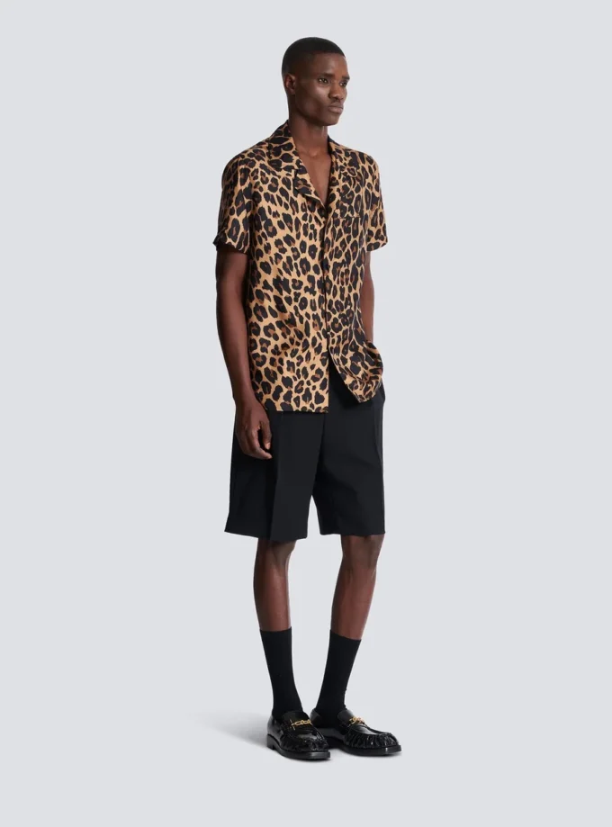 Seidenpyjamahemd mit Leopardenmuster Seidenpyjamahemd mit Leopardenmuster