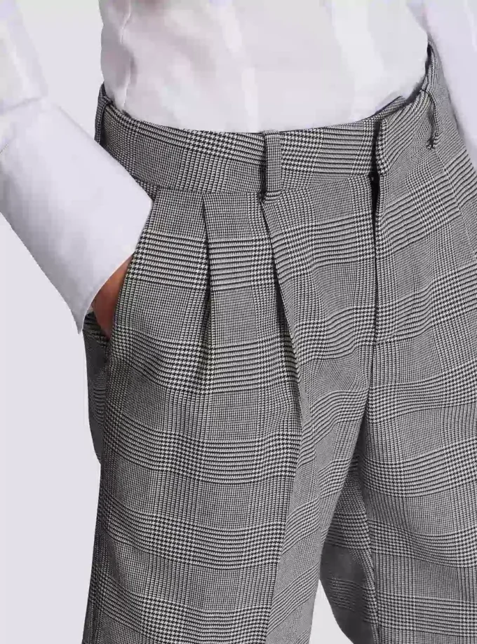 Shorts mit Abnähern und Prince-of-Wales-Karomuster Shorts mit Abnähern und Prince-of-Wales-Karomuster