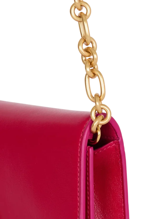 Shuffle-Brieftasche aus Kalbsleder mit Kette Shuffle-Brieftasche aus Kalbsleder mit Kette