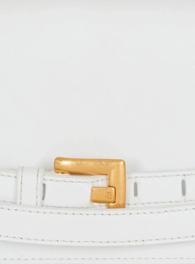 Shuffle-Brieftasche aus Kalbsleder mit Kette Shuffle-Brieftasche aus Kalbsleder mit Kette