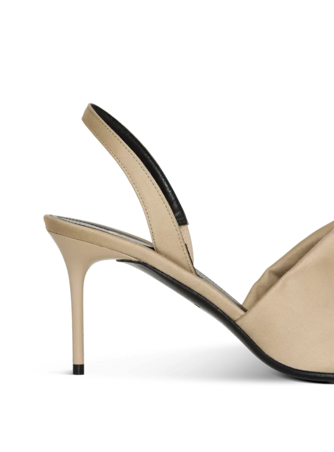 Slingbacks aus Baumwollgabardine mit Piercing