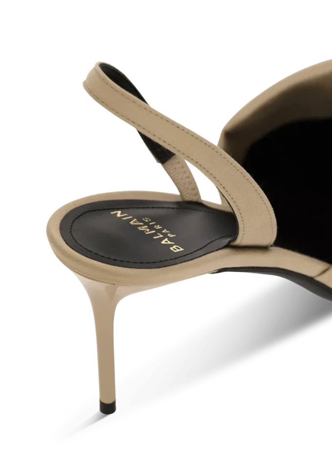Slingbacks aus Baumwollgabardine mit Piercing