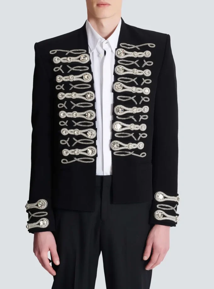 Spencerjacke aus Krepp mit gesticktem Frogging