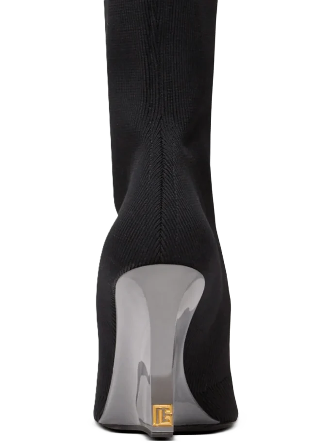 Stieflinge mit Keilabsatz aus Strick Stieflinge mit Keilabsatz aus Strick