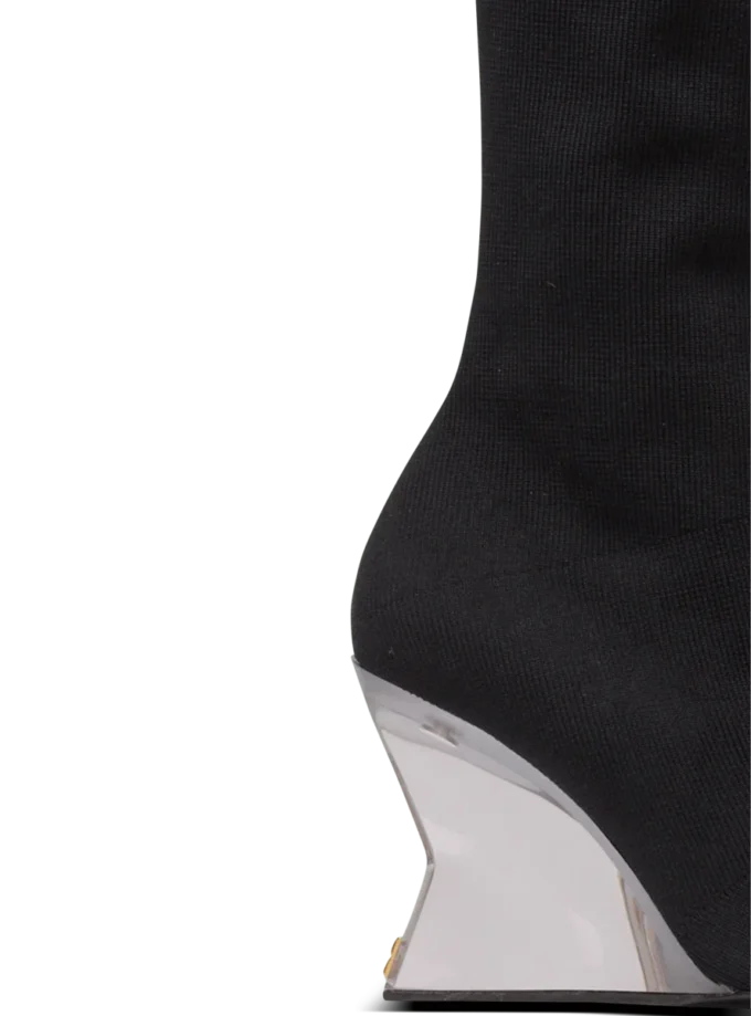 Stieflinge mit Keilabsatz aus Strick Stieflinge mit Keilabsatz aus Strick