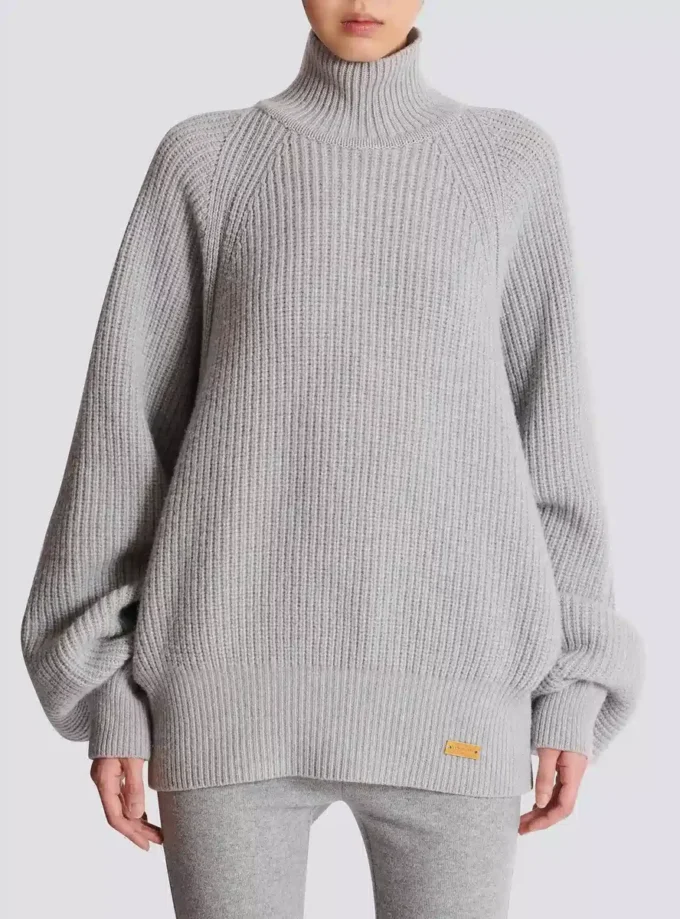 Strickpullover mit hohem Kragen und Rippstrick