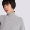 Strickpullover mit hohem Kragen und Rippstrick