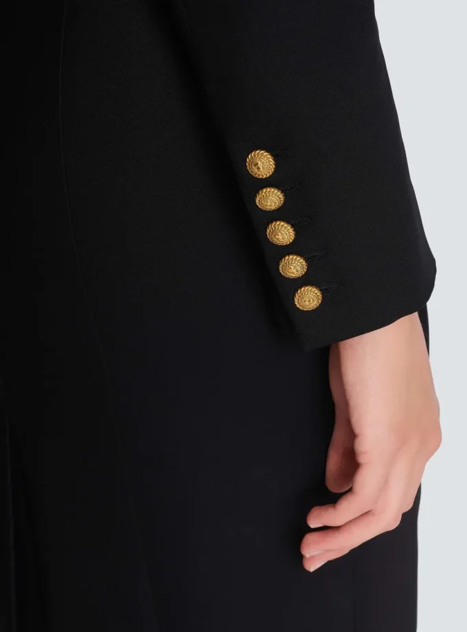 Strukturiertes langes Kleid aus Crêpe