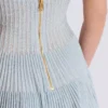 Strukturiertes Strickkleid mit Neckholder und A-Linie Strukturiertes Strickkleid mit Neckholder und A-Linie