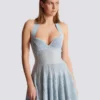 Strukturiertes Strickkleid mit Neckholder und A-Linie Strukturiertes Strickkleid mit Neckholder und A-Linie