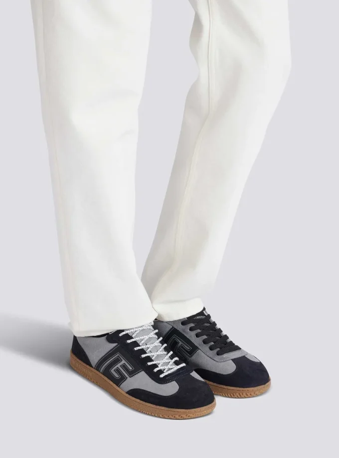 Swan Sneakers aus Wildleder von Balmain Swan Sneakers aus Wildleder von Balmain