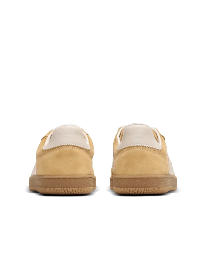 Swan Sneakers aus Wildleder von Balmain Swan Sneakers aus Wildleder von Balmain
