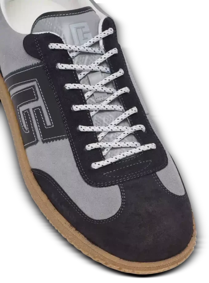 Swan Sneakers aus Wildleder von Balmain Swan Sneakers aus Wildleder von Balmain