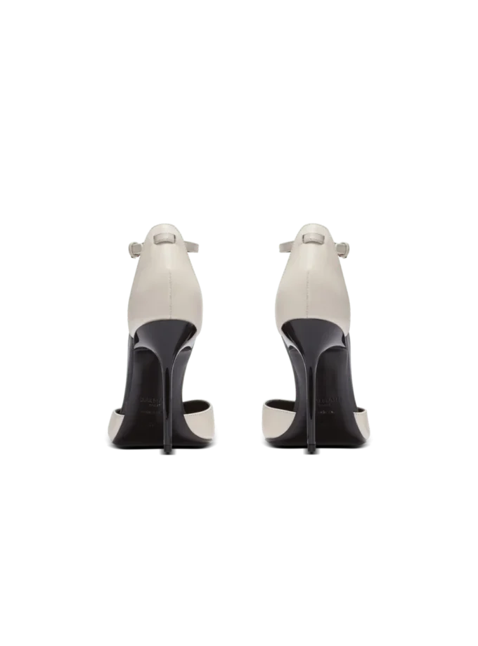 Sync Leder-Stilettos mit spitzer Zehenpartie Sync Leder-Stilettos mit spitzer Zehenpartie