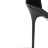 Sync-Stilettos aus Lackleder