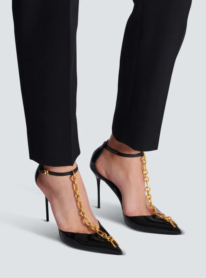 Sync-Stilettos aus Lackleder