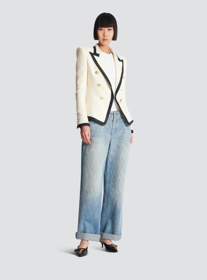 Taillierte zweifarbige Jacke mit Korbmuster