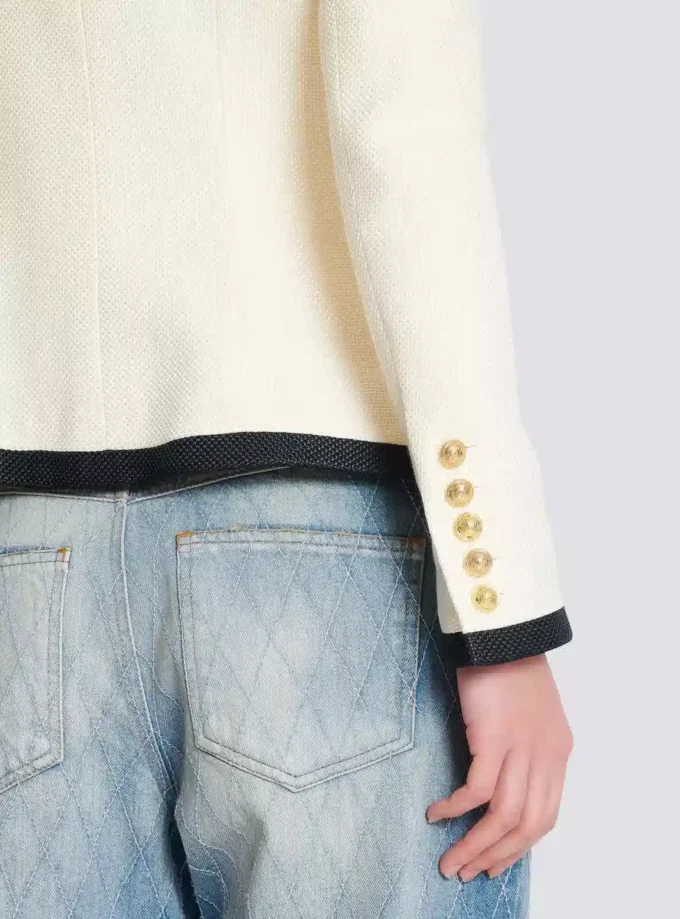 Taillierte zweifarbige Jacke mit Korbmuster