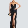 Trägerloses, figurbetontes Lederkleid Trägerloses, figurbetontes Lederkleid