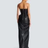 Trägerloses, figurbetontes Lederkleid Trägerloses, figurbetontes Lederkleid