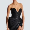 Trägerloses, figurbetontes Lederkleid Trägerloses, figurbetontes Lederkleid