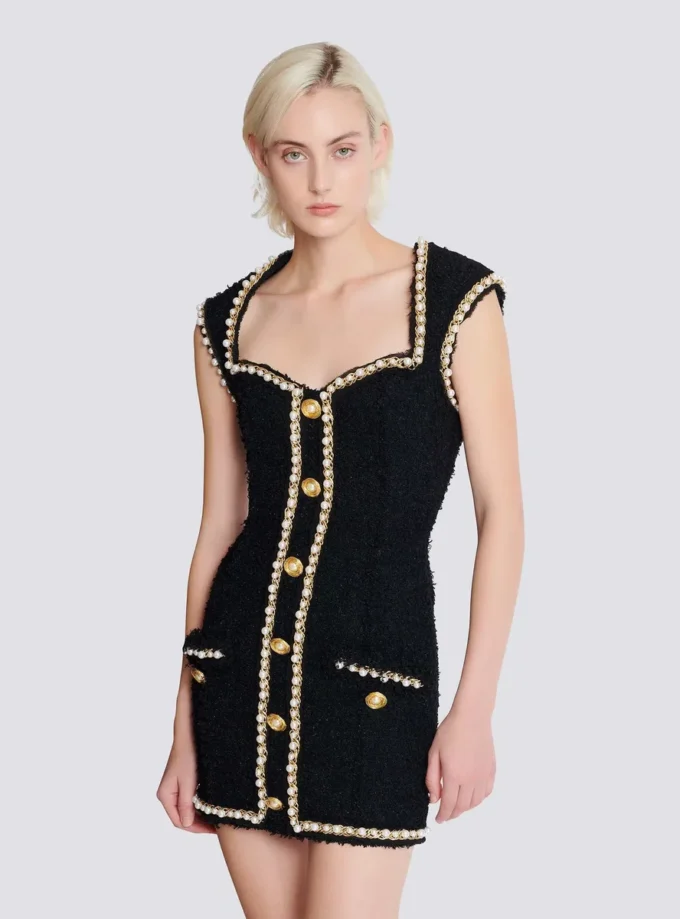 Tweedkleid mit Perlenbesatz Tweedkleid mit Perlenbesatz
